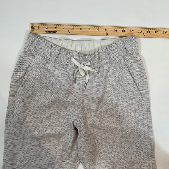Lululemon Pants Drawstring 4 Gray and White Fabric - Picture 5 of 10